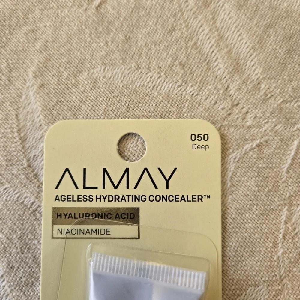 Almay Ageless Hydrating Liquid Concealer Hyaluronic Acid 050 Deep